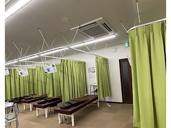 ほねくま整体院 ほねくま接骨院 はりきゅう院 連坊小路院/■院内風景