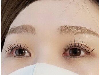 アイラッシュサロン リオ(RiO)の写真/キレイなまつげで主役級の素顔美人に♪ビューラーいらずで時短で美しく◎自慢のキープ力でキレイが長持ち★