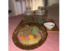 フランキンセンス(Frankincense)の雰囲気（よもぎを含む10種類の野草を使用した発酵よもぎ蒸しビオスチーム）