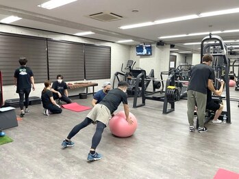 クレーブ パーソナルトレーニングジム(Creve personal training gym)の写真/大切なイベントの前に！自分では難しい部分もプロにお任せ☆短期集中で理想のボディを手に入れよう♪