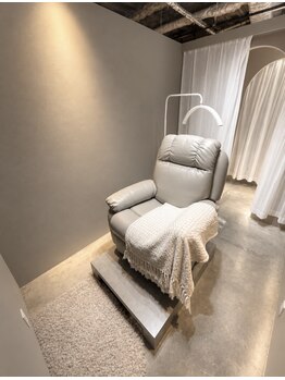 エラ 千葉店(ELLA)の写真/～贅沢な個室空間～落ち着きのある店内で周りを気にせずリラックス◎マンツーマンでの施術となります