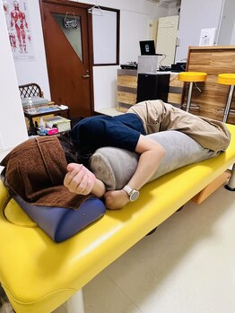 井土ヶ谷整体 浸透/肩こり反り腰ママと黄色いベット