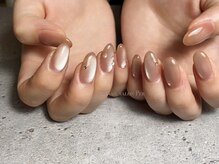 トレンド・季節カラーを取り入れたネイルもシンプル上品に♪