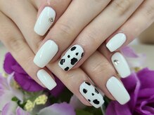ネイルサロン ドレス(Nail Salon Dress)/【山川】牛柄ネイル