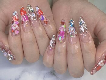 ハル(haru)の写真/誰とも被らない“あなた専用”の指先。極上のツヤを纏うスカルプと、生活しやすさを両立した実力派サロン