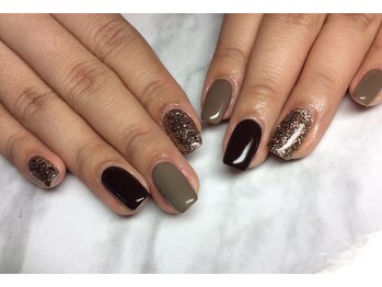 アンネイルズフリー(Unnails Free)の写真/【Jrネイリストメニュー☆ワンカラー￥3300】カラーチェンジ無料◎10本色違いもOK！