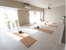 クラゲ(Kurage)/光が差し込む心地よい空間