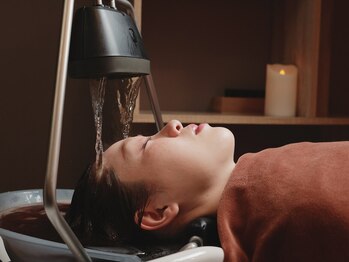 ロッカヘアステラ(ROCCA hair Stella)の写真/【‘’頭浸浴‘’で深く整う贅沢時間】完全個室のリラックス空間で周りを気にせず自分だけのご褒美時間を＊