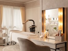 白を基調とした清潔感のある店内。