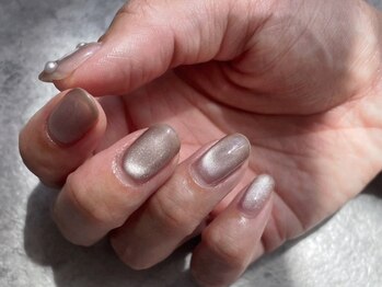 ネイル アトリエ コモード(nail atelier Comodo)/マグネットネイル [シルキー]