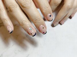 スキニーフレンチビジューネイル