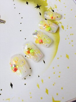 ラインストーンビジューネイル