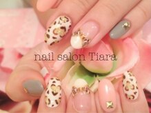 ティアラ(Tiara)/ヒョウ柄　キュート　ネイル