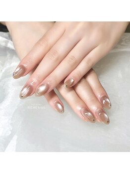 リッシュ トロワ(RICHE trois)/お花×マグネットネイル