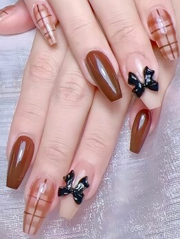 クイーンズネイルサロン(Queen's nail salon)の写真/キレイなフォルムと鮮やかなデザインが魅力◎イベントにぴったりのカラーパーツをご用意