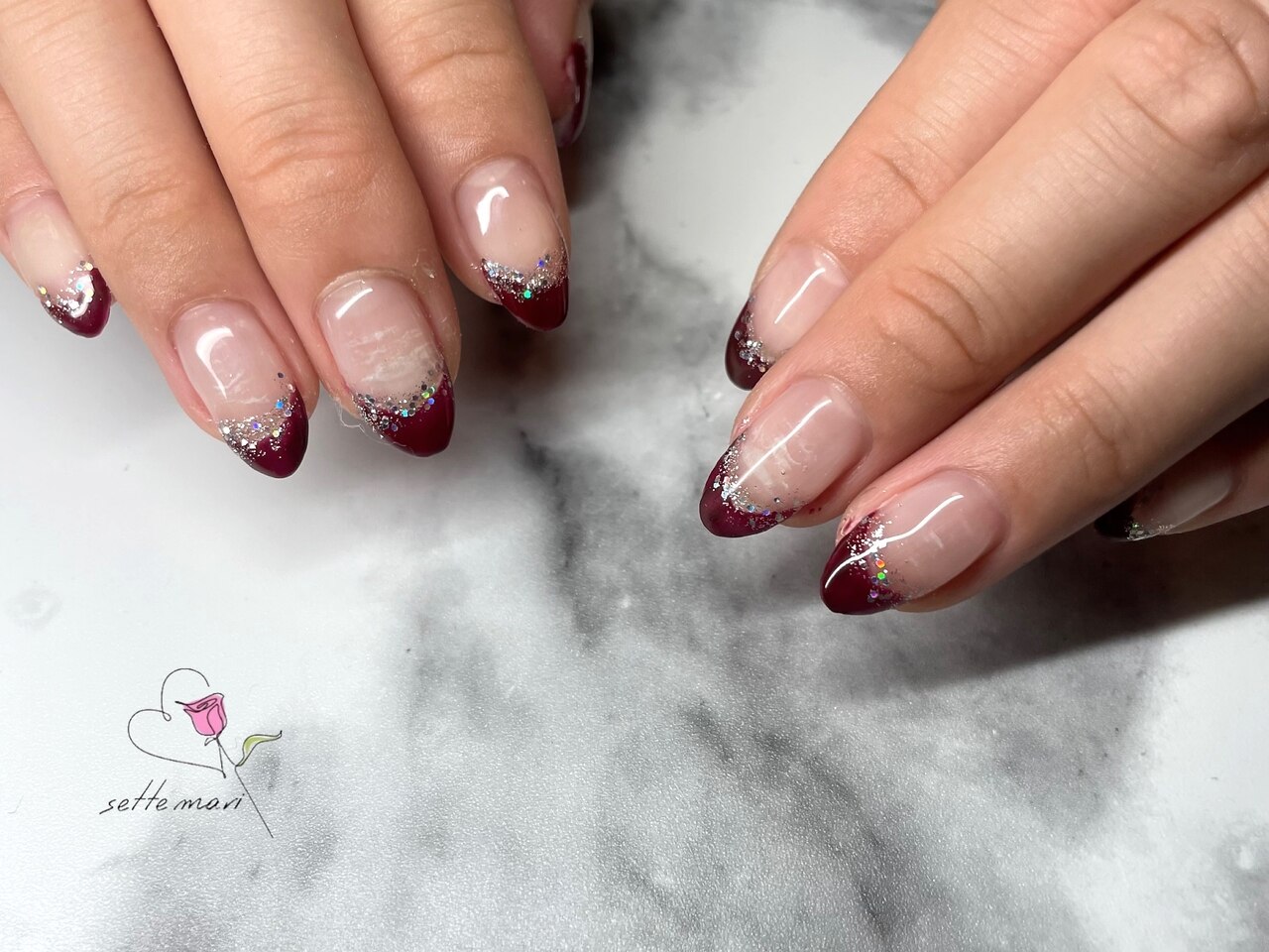 2025年-2026年冬トレンド】ボルドーフレンチのネイルデザイン集｜人気