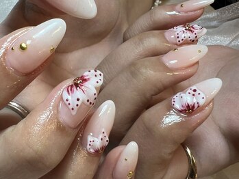 シャワーズ(Showers.)の写真/≪韓国発★DAIAMIチップ導入店!!≫サンディング不要＆超時短で理想の美爪に♪フィット感抜群でモチの良さ◎