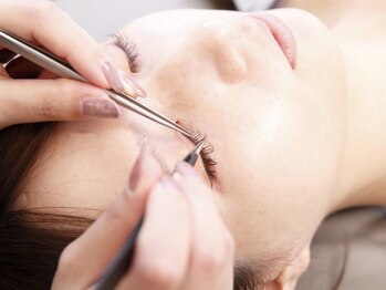 ユーロ(EURO)の写真/【まつげケアにもおすすめ】高濃度浸透型☆サロンケアトリートメント《ケラチンブースター》導入サロン◎