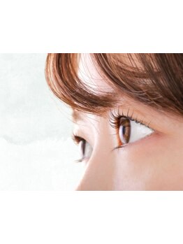 ナチュラル上品な目元にしたい