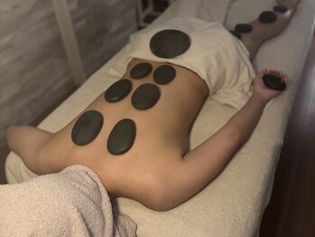 さつき整骨院の写真/深部までじんわり届く温石の温もりで、心と身体をゆっくりほどく極上の深緩ケア…♪