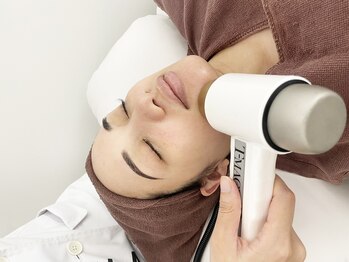 ヴァカンス 梅田阪急17番街店(VACANCES)の写真/《鏡を見るのが楽しみに》話題のヒト幹細胞で肌本来の美しさを呼び覚ます！年齢サインを感じさせない艶肌に