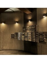 ヨモギー 大阪 福島店(YOMOGii)/エレベーターに乗り5階へ