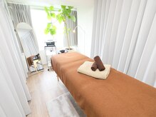ミロク(369)の雰囲気（スタッフDIYの店内。サロンの内装はほぼスタッフの手作り）