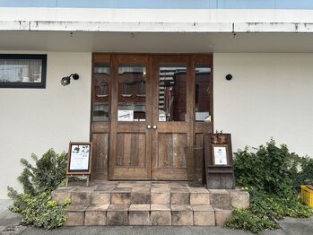 サロン コムモア(salon COMME MOI)/レインボー倉庫広島/入り口