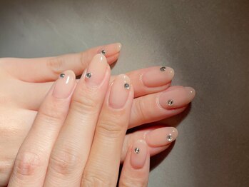 ポルコ(polco)の写真/【中目黒駅徒歩3分の好立地◎】流行をおさえた大人女性の心くすぐるネイルが好評！豊富なカラーご用意♪