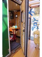 カフネ1329/入り口　開けた感じ/ヘッドスパ