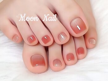 ムーンネイルサロン 池袋東口店(Moon Nail Salon)の写真/お仕事でネイルができない方はフットネイルでおしゃれを◎気分が上がる足元ネイルでトレンドも自分らしく♪