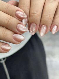 くすみピンクのうるツヤネイル