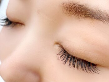 ネオミーアイラッシュ(neomme eyelash)の写真/最高級の商材と厳選された国産グルーを使用◎パッチリと上向きの目元が持続！