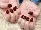 深みレッド×ショートネイル