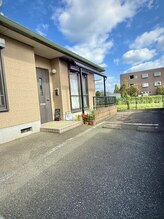 アウル(Auru)/◇サロン玄関＊駐車場◇