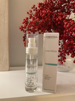 カランコエ(KALANCHOE)/水分保持力も高め鎮静する美容液