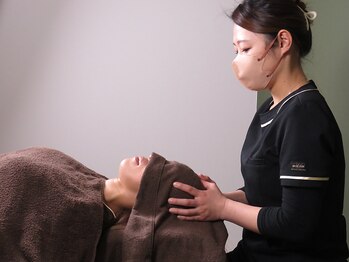 リラックスルーム キュア(RelaxRoom Cure.)の写真/頑張る自分にご褒美を！極上の癒しを堪能…♪【当店人気No.1★ボディケア＆ドライヘッド90分¥9900→¥9000】