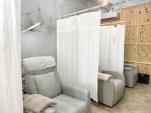 ザ ラッシュルーム 泉大津店(THE LASH ROOM)の雰囲気（半個室でリラックスして施術させていただけます♪）
