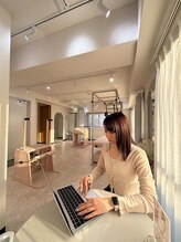 ピケピラティス 月島店(pique pilates)/パソコンかたかた業務中