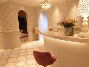 ロゼッタビューティー(Rosetta Beauty)/駐車スペースあり/4台駐車可能☆