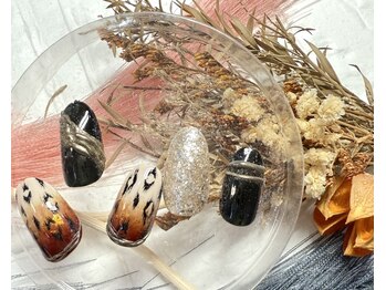 ジュアール(JuAR)の写真/持込みOK【初回アート無料!アート,ストーン付け放題¥9860】季節の色トレンドデザインを取入れ指先華やか♪