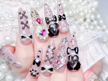 クイーンズネイルサロン(Queen's nail salon)の写真/パーツ1500種類以上の取り揃え◎多彩なパーツで持ち込みデザインから派手なデザインまで対応可