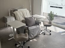 セレクトネイル(SELECT.nail)の雰囲気（リクライニングチェアでお寛ぎいただけます。）