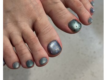 ココト(cokoto)の写真/一段上がった特別なフットスペースで至福のひとときを。開放感あふれる個室で足元からおしゃれに♪