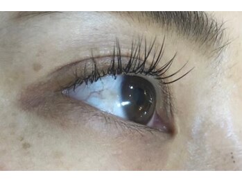 フリルアイビューティ 豊中店(Frill Eye Beauty)/