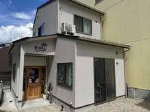 フィール(Feel)の雰囲気（1階が美容室。2階がネイルサロンになってます！）