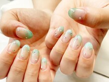 ネイルサロン イントゥ(into_)/ミントグリーンマグネットグラデ