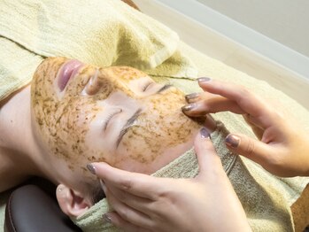 リボーン(REBORN)/ハーブピーリングでのお手入れ