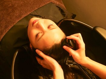 温凪 心斎橋(MINAGI)の写真/【NEWOPEN】水の音に身を委ね、思考を鎮める。頭蓋骨から心身を調律するヘッドスパという名の瞑想体験を。