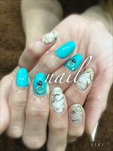 シキ(SIKI)/ターコイズ×大理石風ネイル
